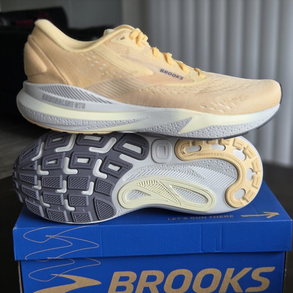 Brooks Women's Adrenaline GTS 24 Support Running Shoes 11B Sherbet Oyster